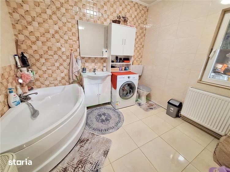 Casă cu 3 camere cu Teren 263 Mp în Letea Veche