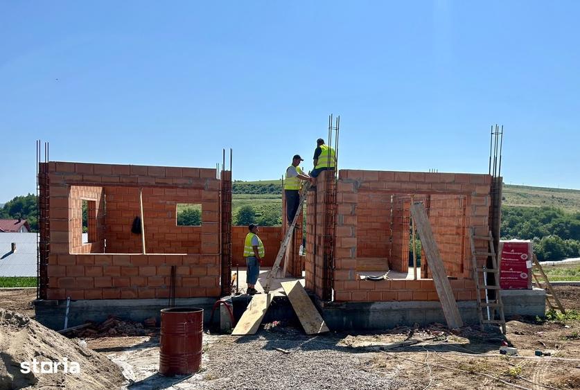 Casă cu 8 camere cu Teren 650 Mp în Fălticeni