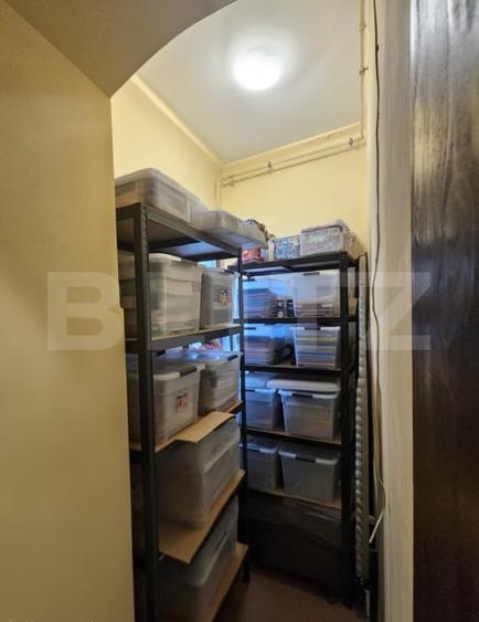 Apartament cu 4 camere semidecomandat în Traian
