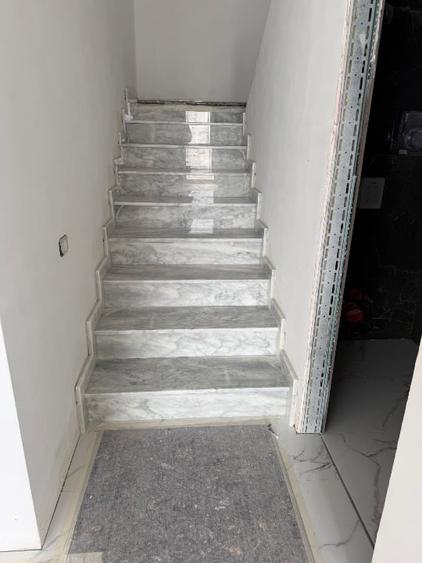 Casă individuală cu 5 camere cu Canalizare în Central