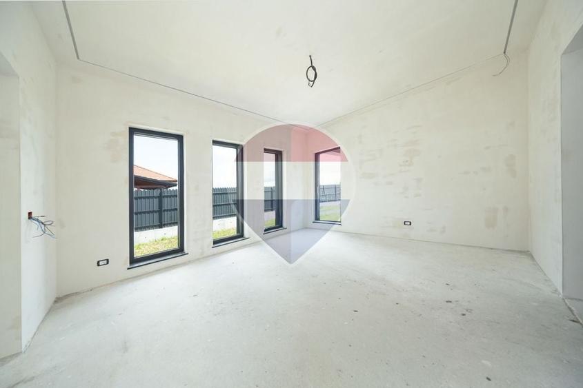 Casă individuală cu 4 camere cu Teren 630 Mp în Hărman