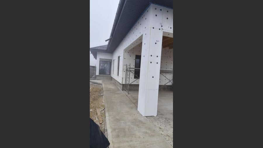 Casă cu 3 camere cu Teren 530 Mp în Central
