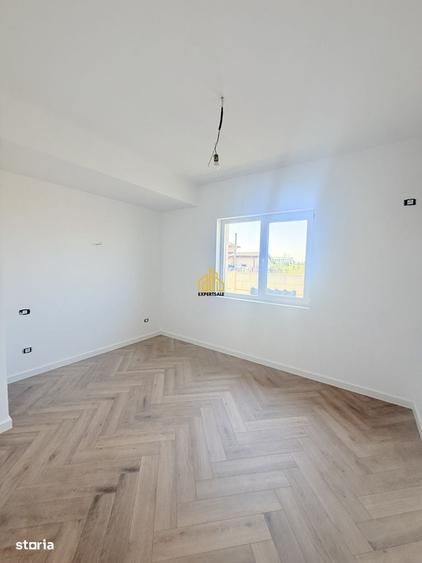 Casă cu 4 camere în Domnești