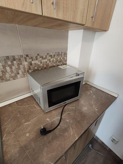 Apartament cu 3 camere decomandat, mobilat în Metalurgiei