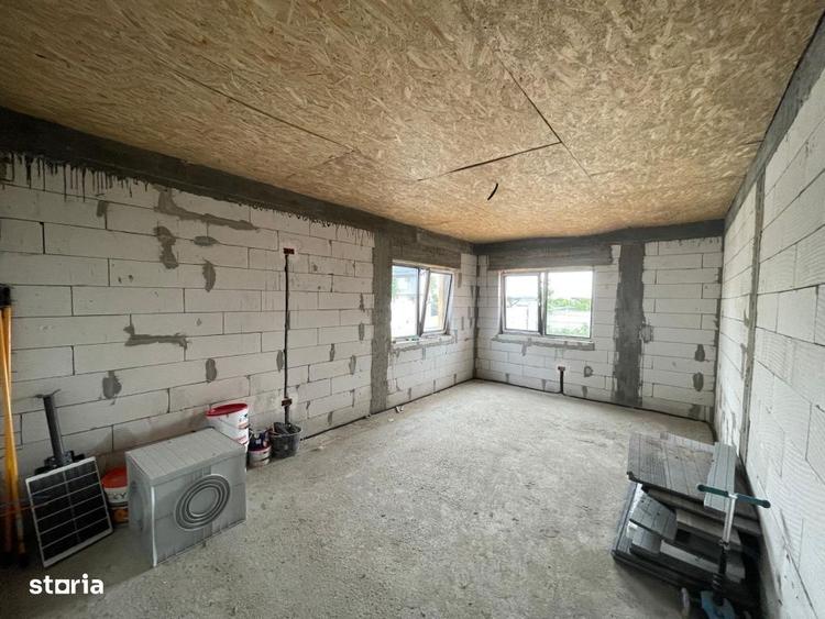 Casă cu 4 camere cu Teren 400 Mp în Șimnicu de Jos