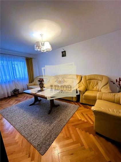 Apartament cu 4 camere decomandat, mobilat în Valea Aurie
