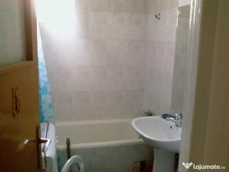 Apartament cu 2 camere decomandat în Drumul Taberei