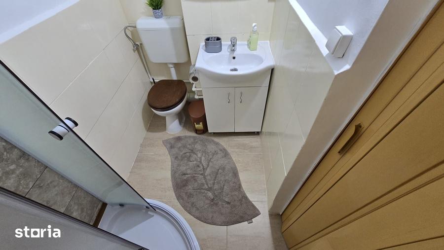 Apartament cu 2 camere în Micro 8
