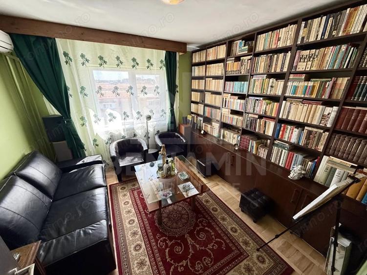 Apartament cu 4 camere decomandat în Craiovița Nouă