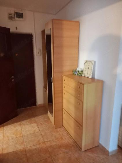 Apartament cu 3 camere decomandat în Titan