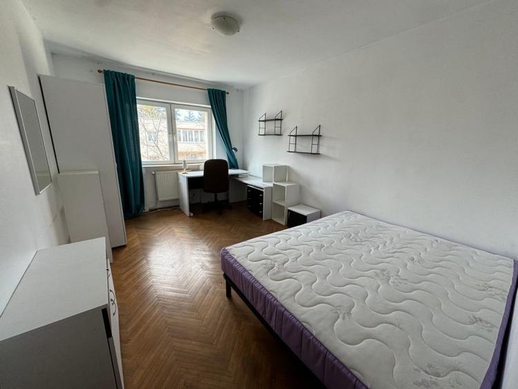 Apartament cu 4 camere decomandat, mobilat în Plopilor
