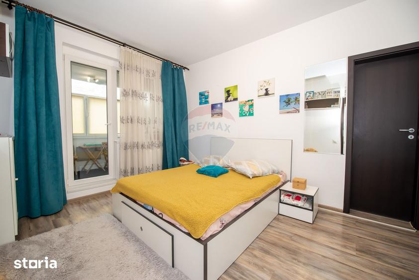 Apartament cu 3 camere semidecomandat în Rahova