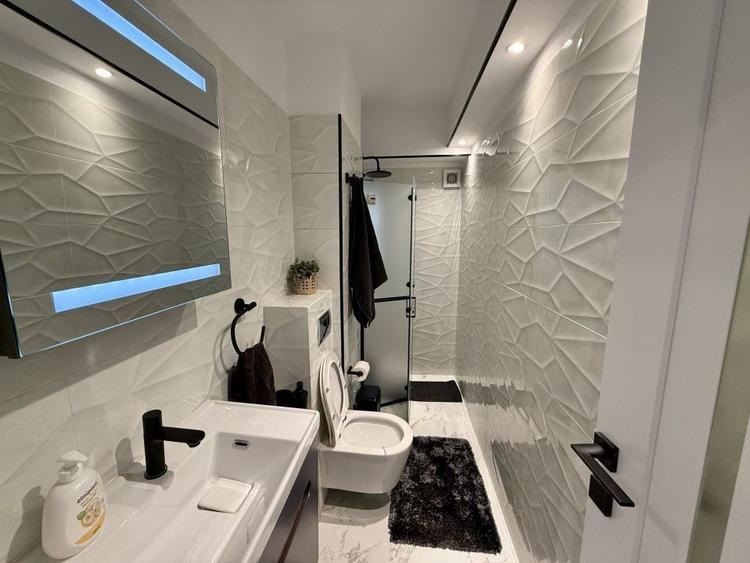 Apartament cu 2 camere semidecomandat, mobilat în Calea Victoriei