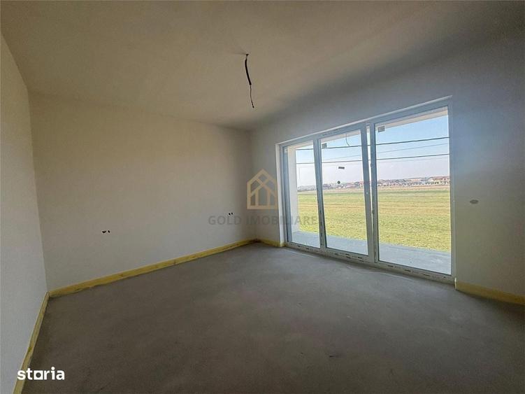 Casă cu 4 camere în Săsar