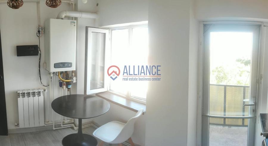 Apartament cu 3 camere semidecomandat în Peninsula