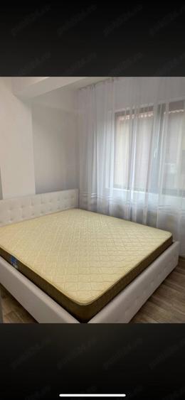 Apartament cu 3 camere decomandat în 1 Decembrie