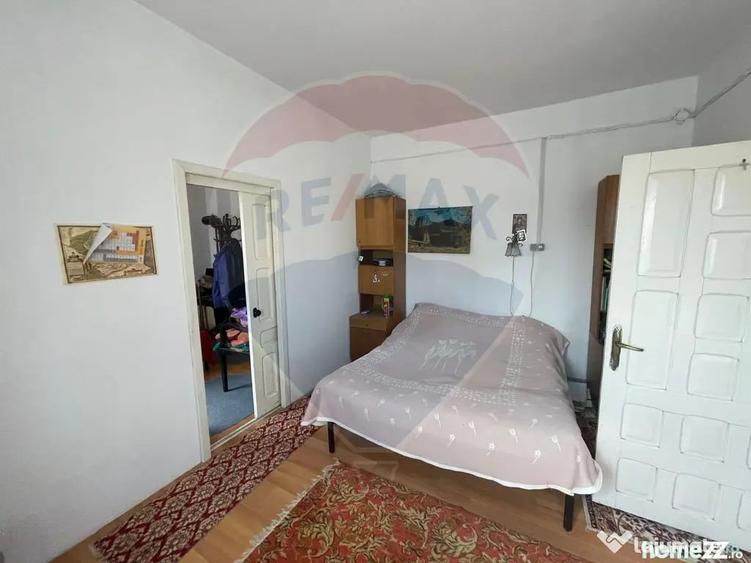 Casă cu 3 camere cu Teren 500 Mp în Central