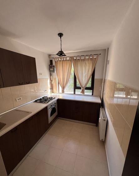 Apartament cu 2 camere decomandat în Bucur Obor
