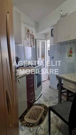 Garsonieră decomandată, mobilată în Central