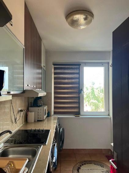 Apartament cu 3 camere decomandat în 1 Mai