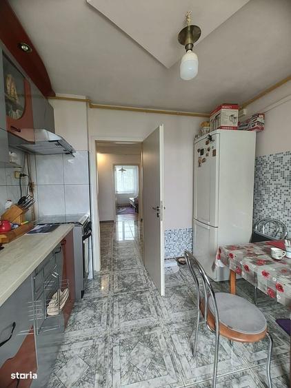 Apartament cu 3 camere în Progresul