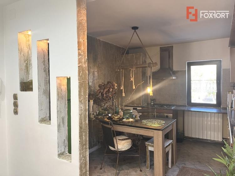 Apartament cu 4 camere decomandat, mobilat în Lugoj