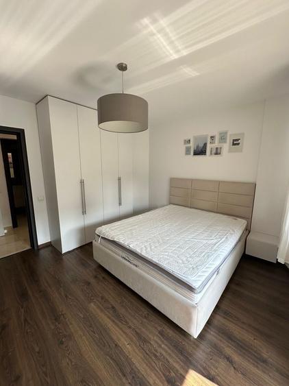Apartament cu 3 camere decomandat în Berceni