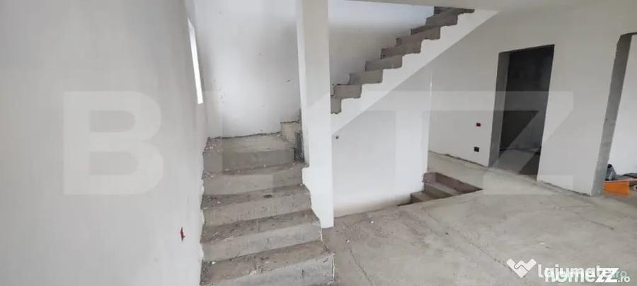 Casă cu 15 camere cu Teren 1000 Mp în Dumbrava