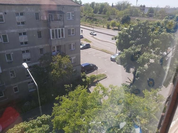 Apartament cu 2 camere semidecomandat în Rogerius