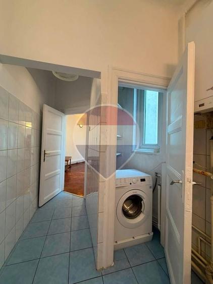 Apartament cu 3 camere decomandat în Periferie