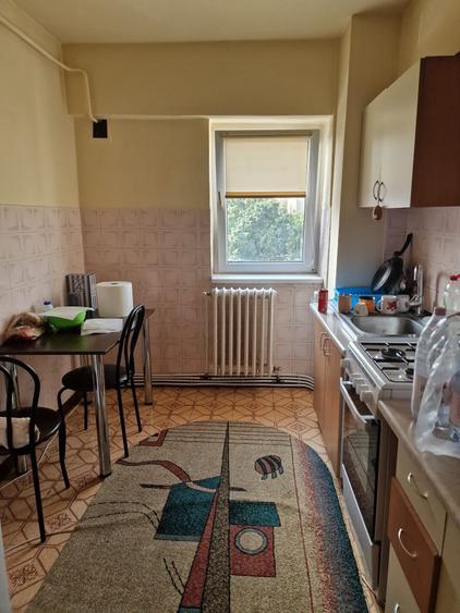 Apartament cu 2 camere decomandat în Hala Centrală