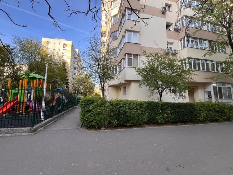 Apartament cu 4 camere semidecomandat în Pantelimon