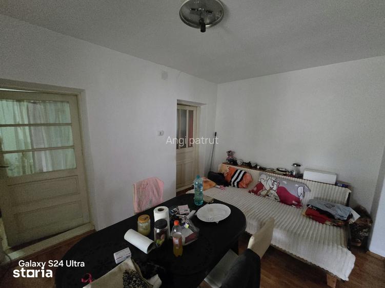 Casa cu teren de vanzare, 2500 mp.negociabil pentru cash.