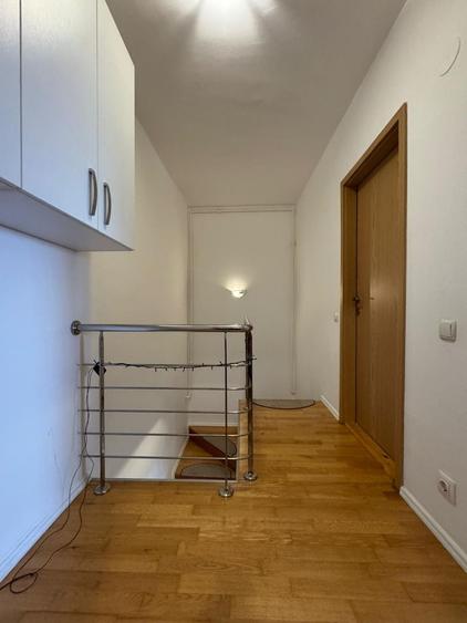 Apartament cu 3 camere decomandat, mobilat în Tei