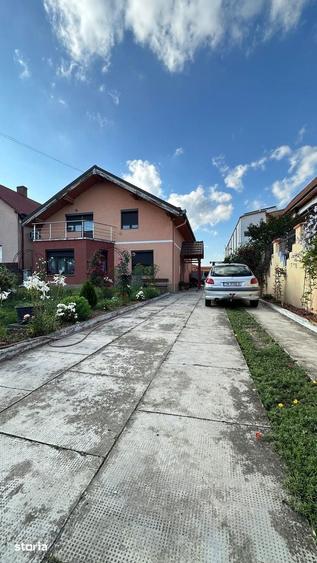Casă cu 8 camere cu Teren 1420 Mp în Ghiroda