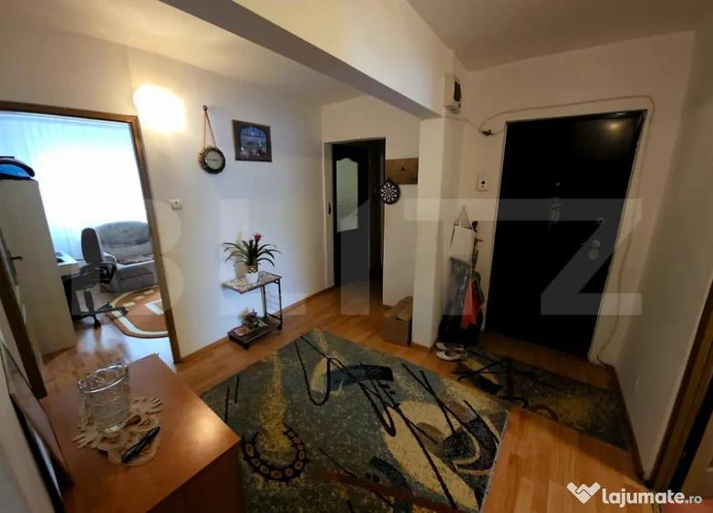 Apartament cu 4 camere decomandat în Calea Moldovei