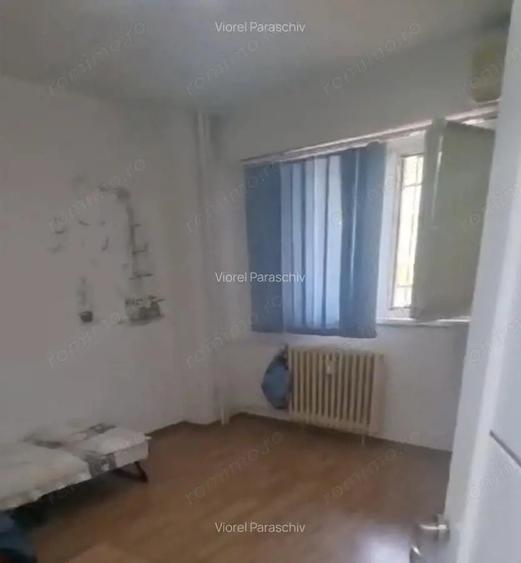 Apartament cu 3 camere decomandat în Mihai Bravu