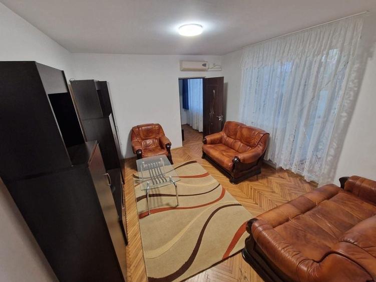 Apartament cu 3 camere semidecomandat în Cedonia
