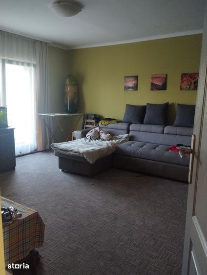 Apartament 3 camere decomandat pe strada Barsei - 10