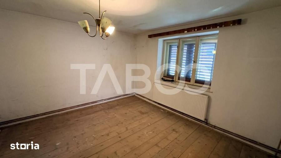 Casă cu 3 camere cu Teren 124 Mp în Slimnic