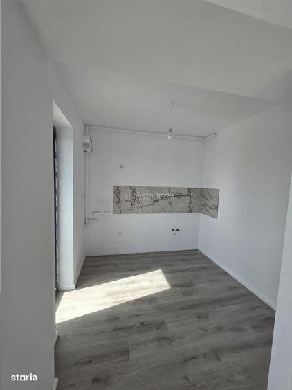Apartament cu 3 camere semidecomandat în Copăceni