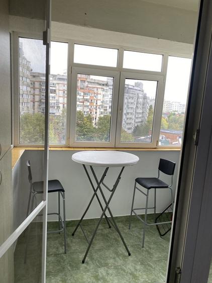 Apartament cu 3 camere decomandat în Dristor