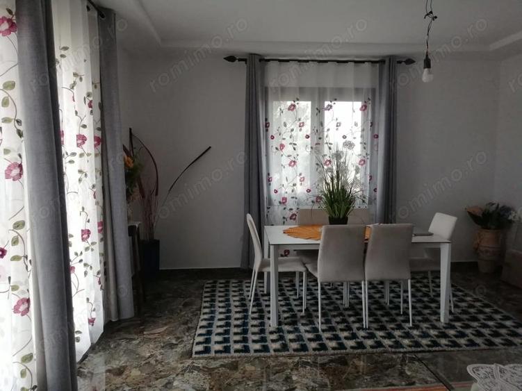 Casă cu Teren 2000 Mp în Vădeni
