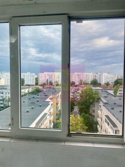 Apartament cu 4 camere decomandat, mobilat în Decebal