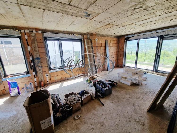 Duplex cu 4 camere cu Canalizare în Borhanci