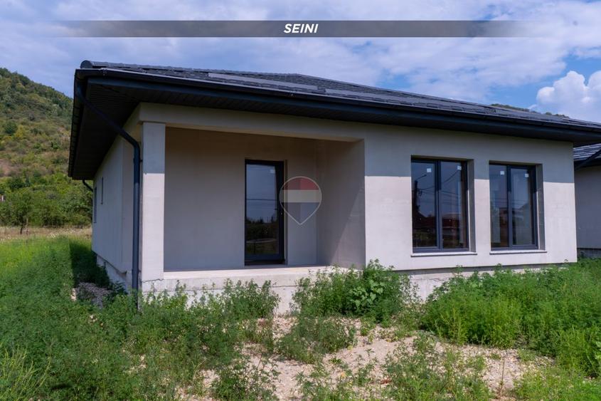 Casă individuală cu 3 camere cu Teren 750 Mp în Est