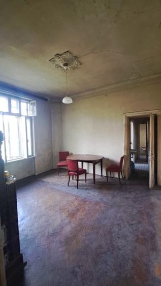 Apartament cu 4 camere decomandat în Armeneasca