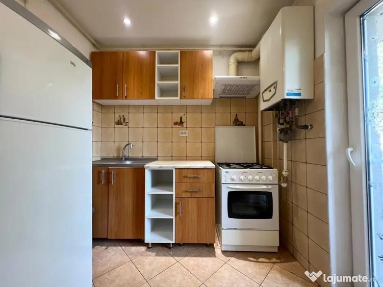 Apartament cu 3 camere decomandat în Lunei