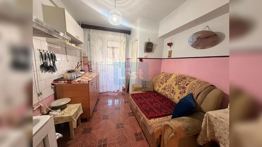 Apartament cu 2 camere semidecomandat în Micro 17