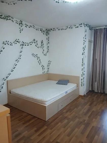 Garsonieră semidecomandată în Titan